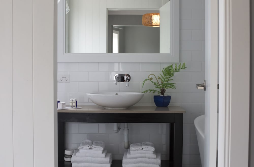 Bathroom sink, Seabreeze Hotel