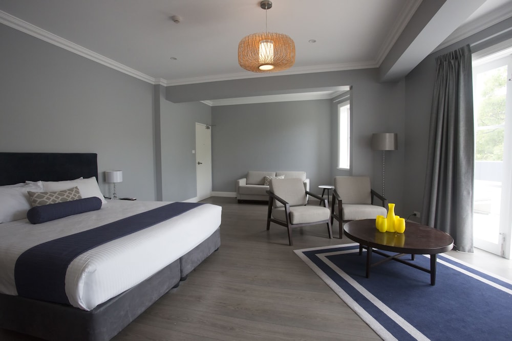 Seabreeze Hotel