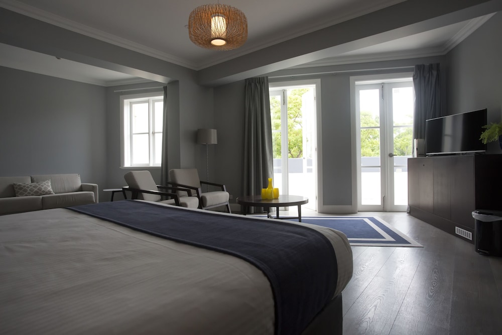 Seabreeze Hotel