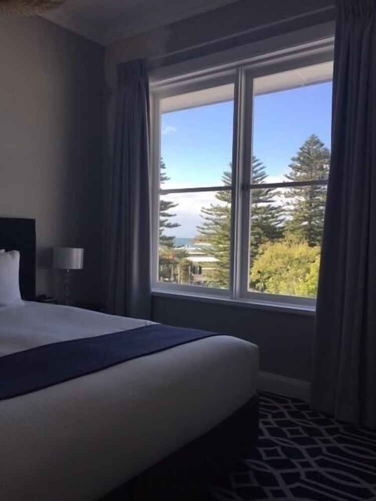 Seabreeze Hotel