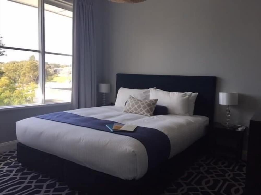 Seabreeze Hotel