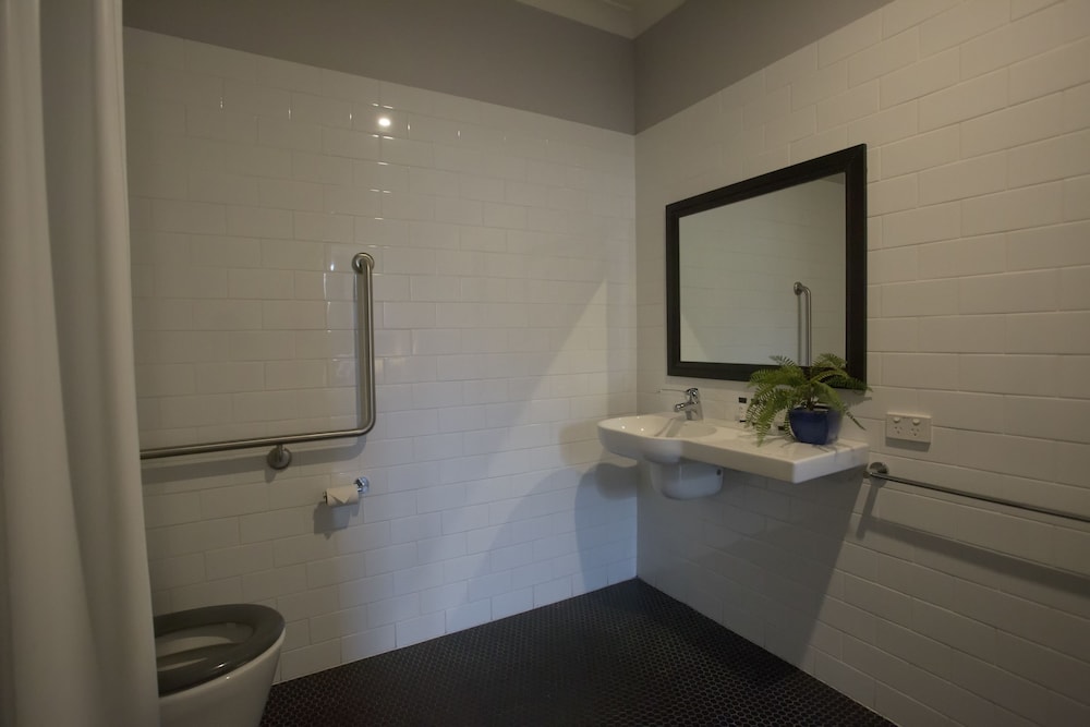 Bathroom sink, Seabreeze Hotel