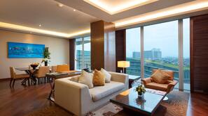 Pillowtop beds, minibar, in-room safe, desk