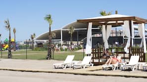 Private beach nearby, free beach shuttle, beach cabanas, sun-loungers