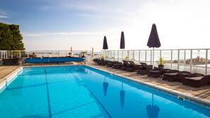 Indoor pool, seasonal outdoor pool, pool loungers