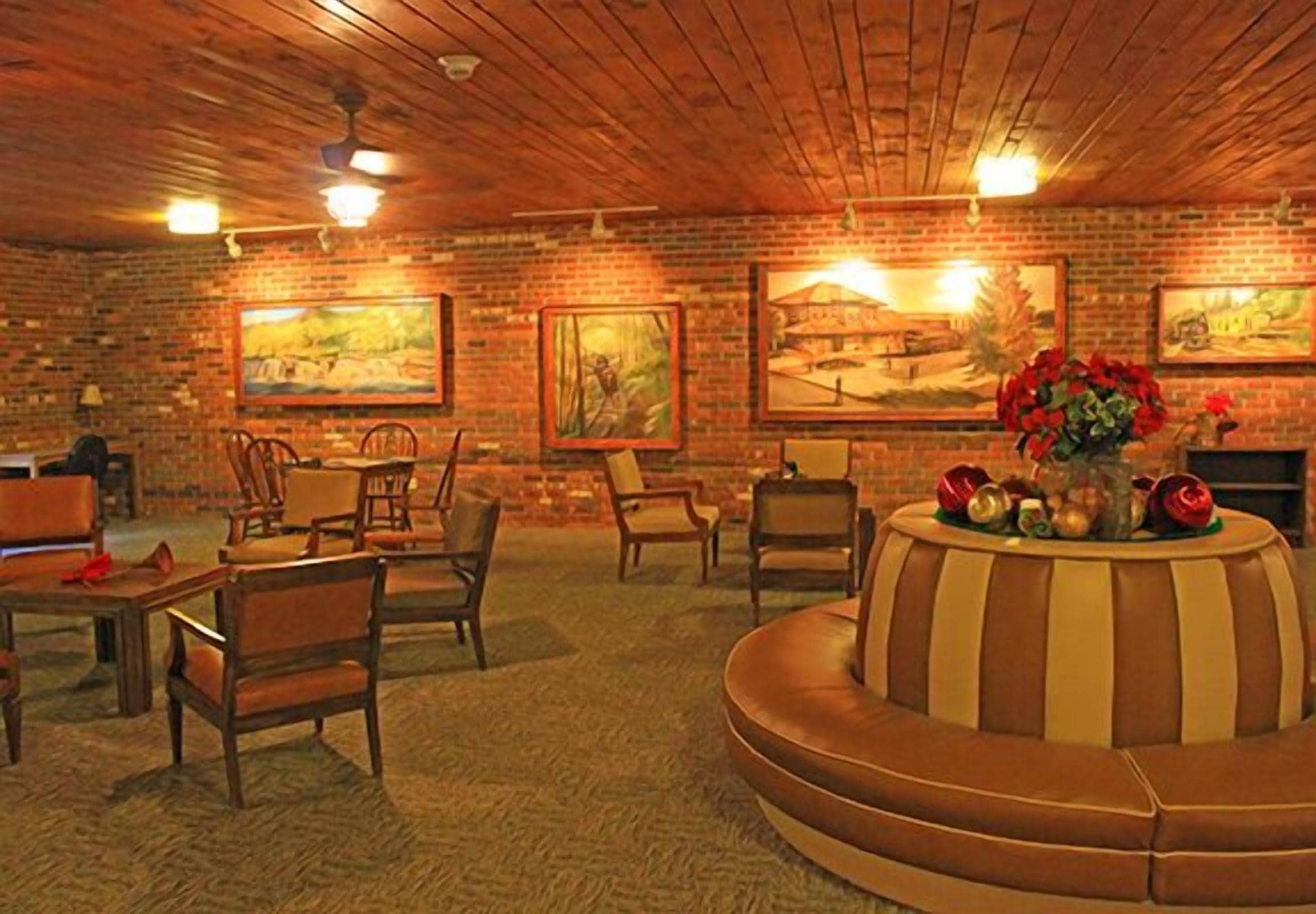 Iron Road Inn in Elkins, United States