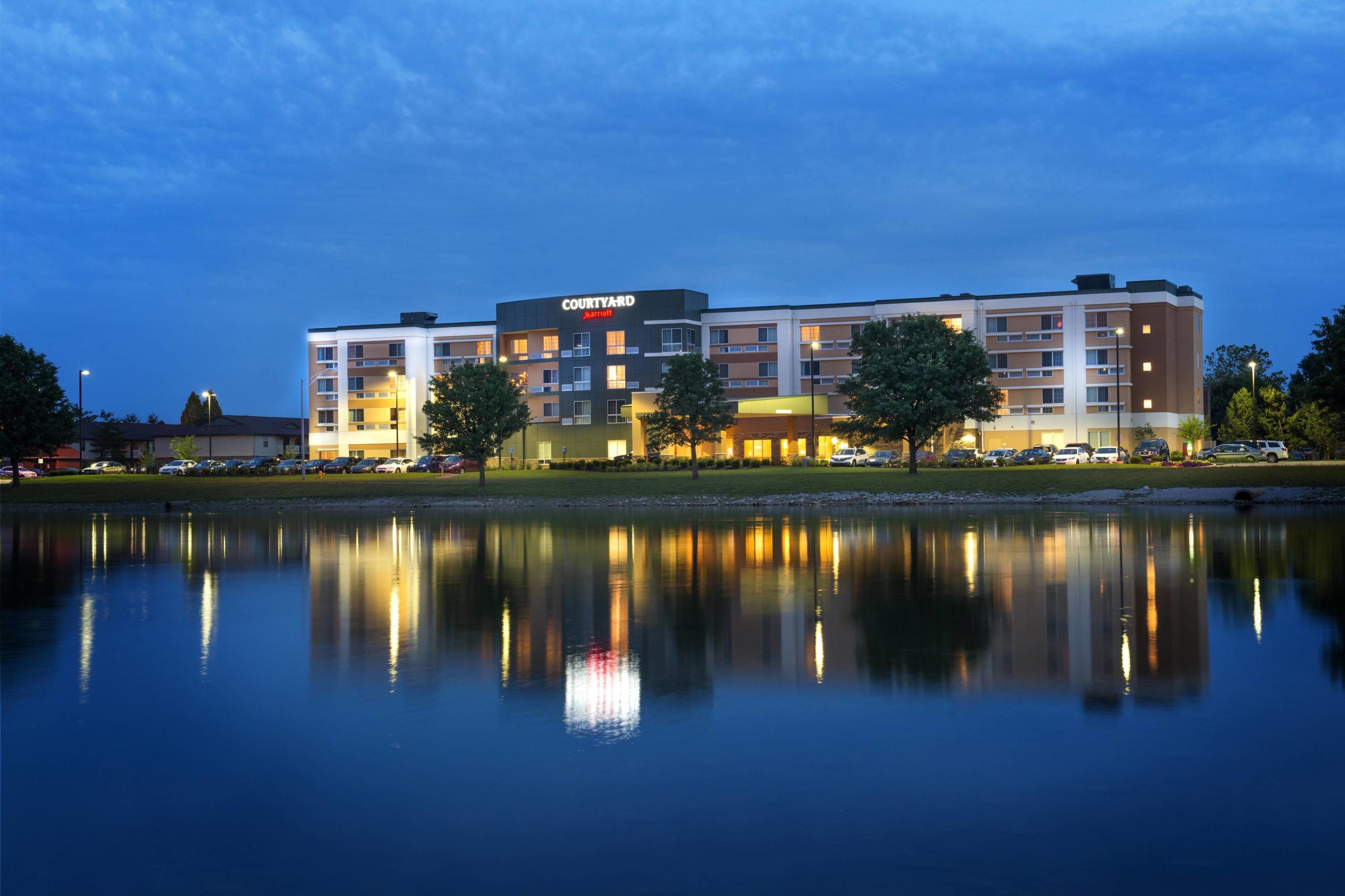 Courtyard by Marriott Evansville East in Evansville, United States