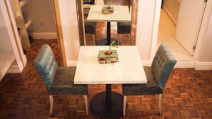 Servicio de comidas en la habitación