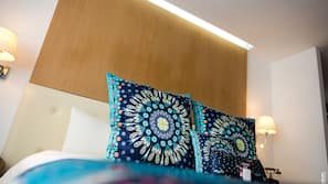 Ropa de cama de alta calidad y minibar con artículos gratuitos