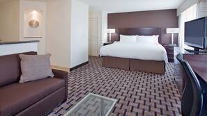 Pillowtop beds, in-room safe, desk, blackout drapes