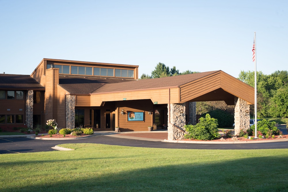 Carlton Lodge Adrian in Adrian, United States