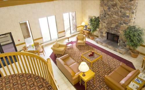 Carlton Lodge Adrian In Hotel Rates Reviews On Orbitz Hotel Entrance Featured Image Lobby Sitting Area