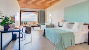 Hochwertige Bettwaren, Minibar, Zimmersafe, individuell dekoriert