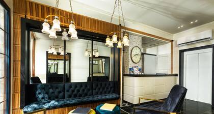 Hillel 11 Hotel