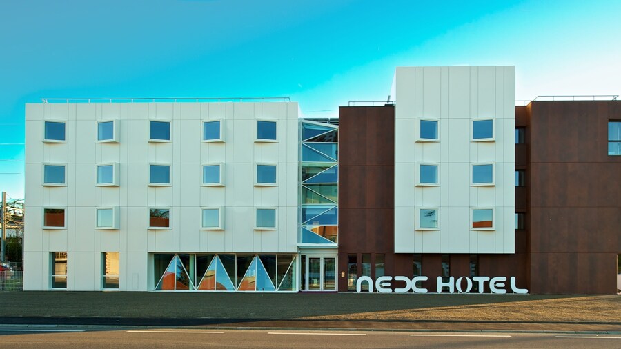 Le NexHotel