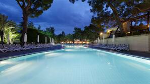 Indoor pool, 4 outdoor pools, pool umbrellas, sun loungers