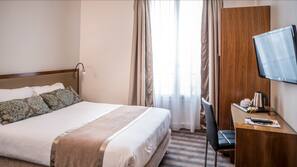 In-room safe, desk, blackout drapes, soundproofing