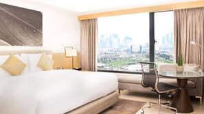 Minibar, in-room safe, desk, iron/ironing board