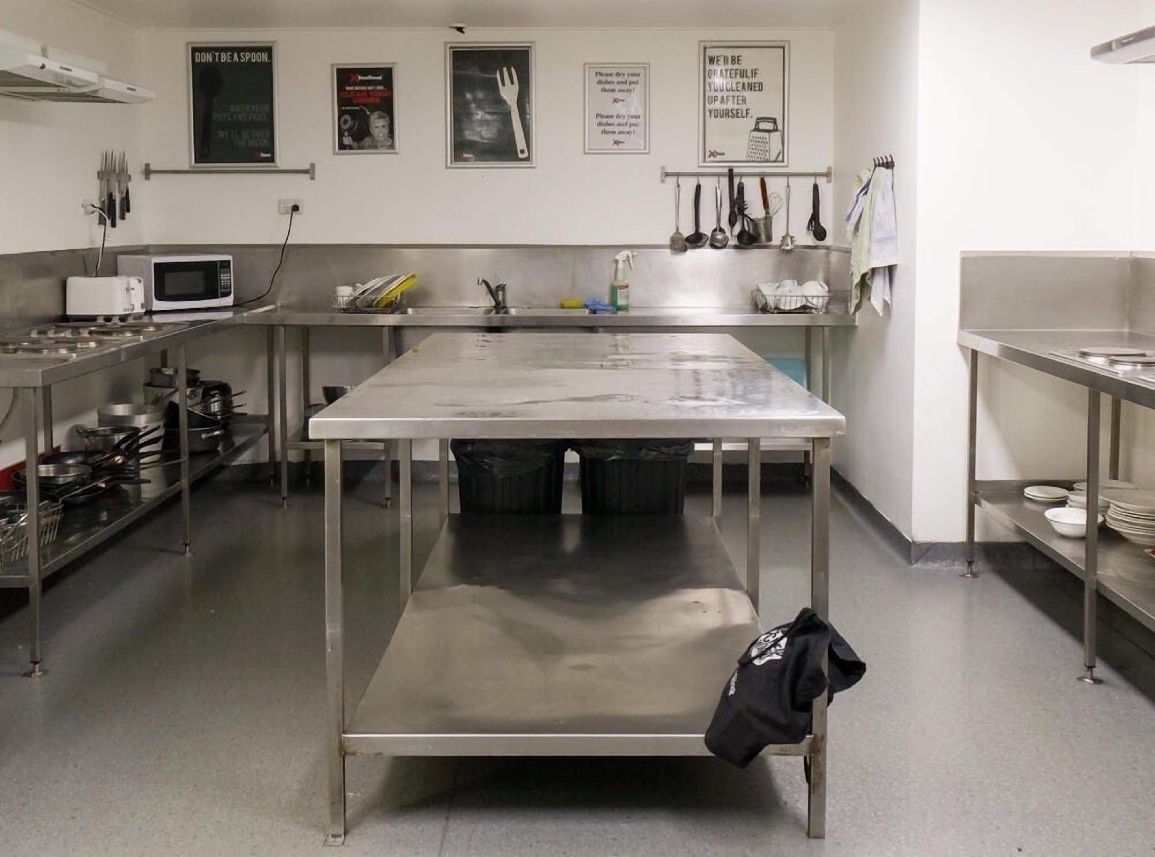 Base Backpackers Brisbane Uptown - Hostel