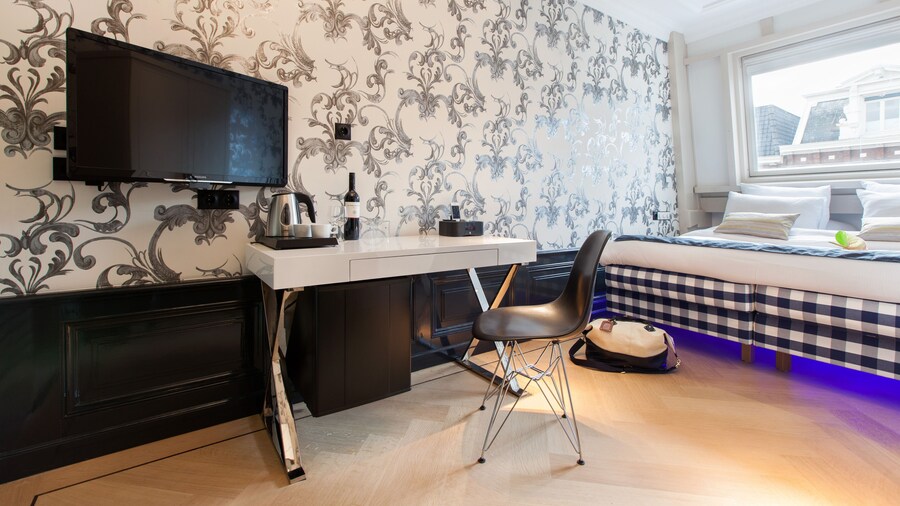 The Amsterdam Canal Hotel