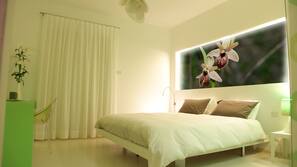 Minibar, coffre-forts dans les chambres, bureau, Wi-Fi gratuit