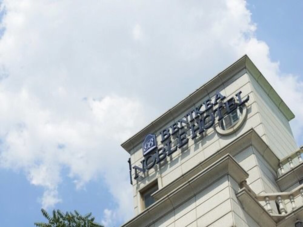 Noble Hotel