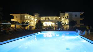 Outdoor pool, pool umbrellas, pool loungers