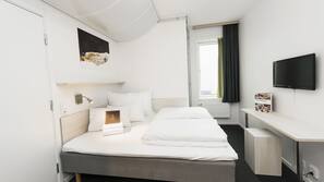 Select Comfort beds, in-room safe, desk, soundproofing