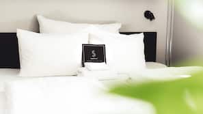 Select Comfort beds, in-room safe, desk, soundproofing