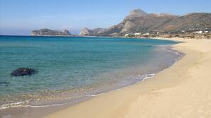 Beach nearby, sun-loungers, beach towels