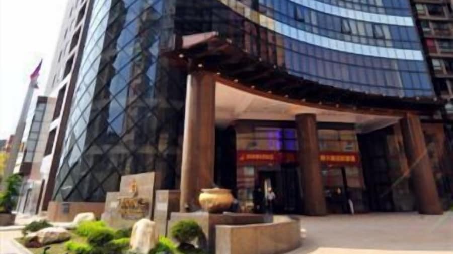 Monarch Skyline Hotel