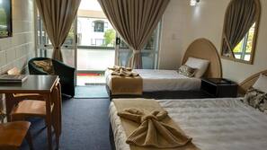 Blackout curtains, soundproofing, iron/ironing board, free WiFi