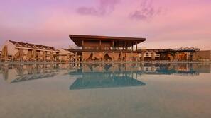 Indoor pool, 2 outdoor pools, open open 24 hours a day, pool umbrellas
