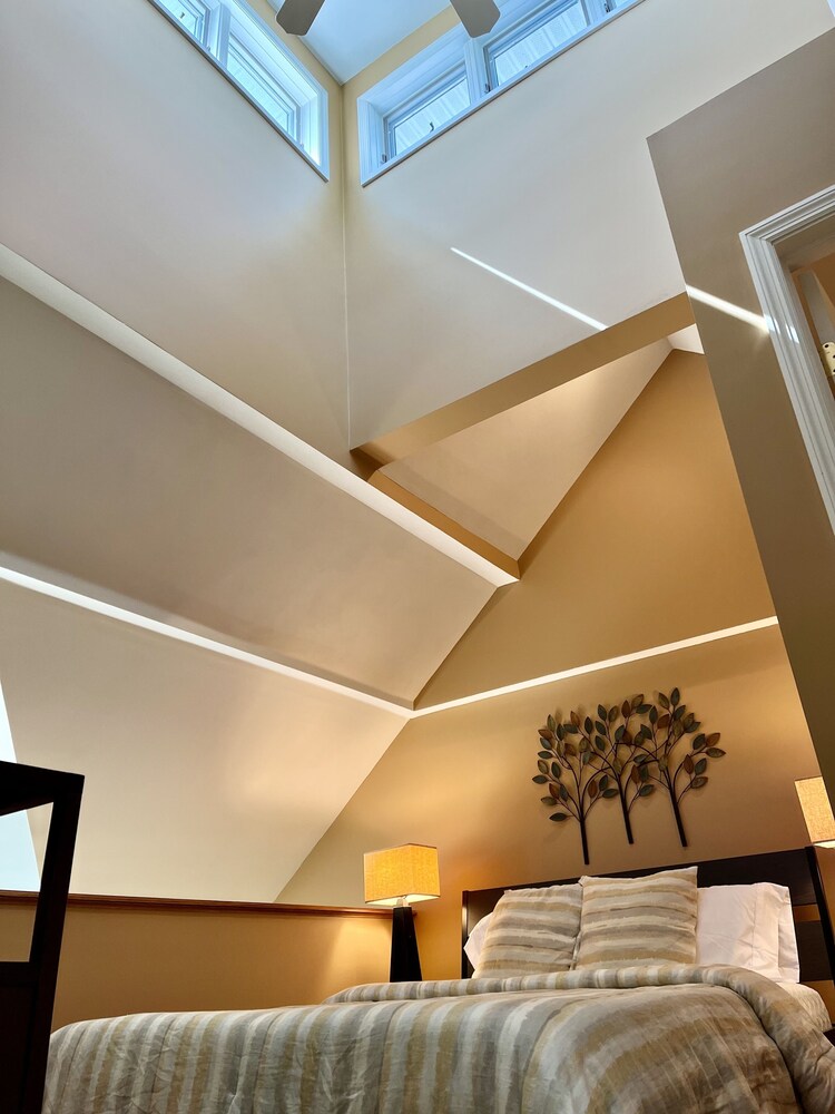 Waterfront Villa with Boathouse in Alexandria Bay, Alexandria Bay Room Prices & Reviews