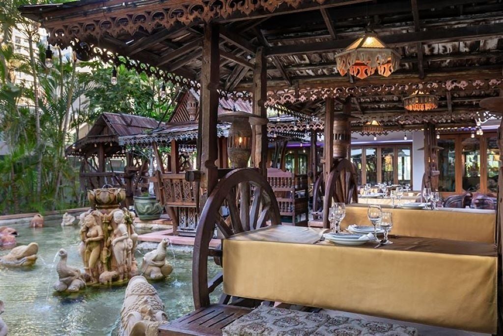 Luxury Modern Apartment, Surfers Paradise, Crown Mantra