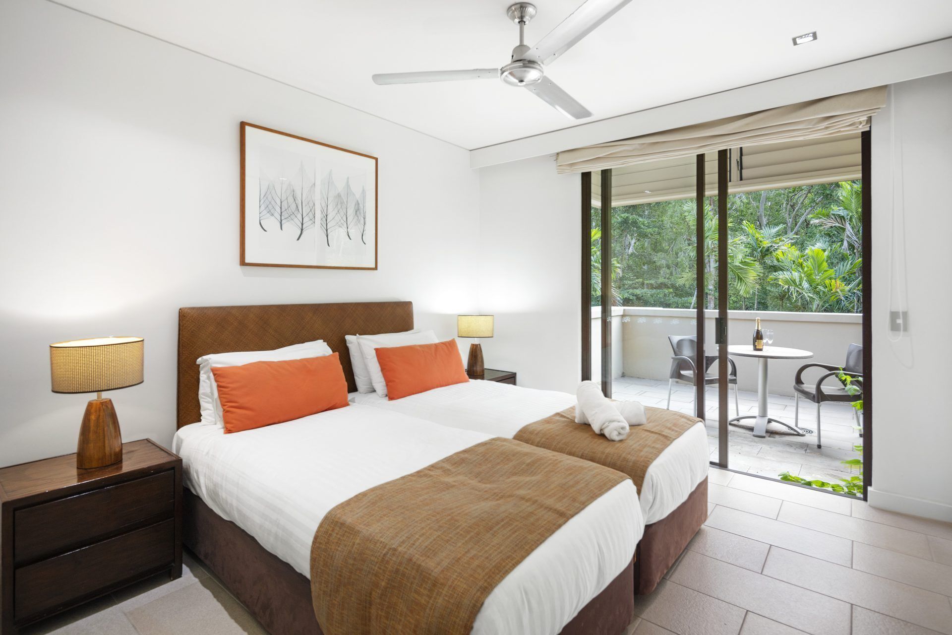 Temple 221 Spacious Modern 2 Bedroom Spa Apartment Beachfront Resort