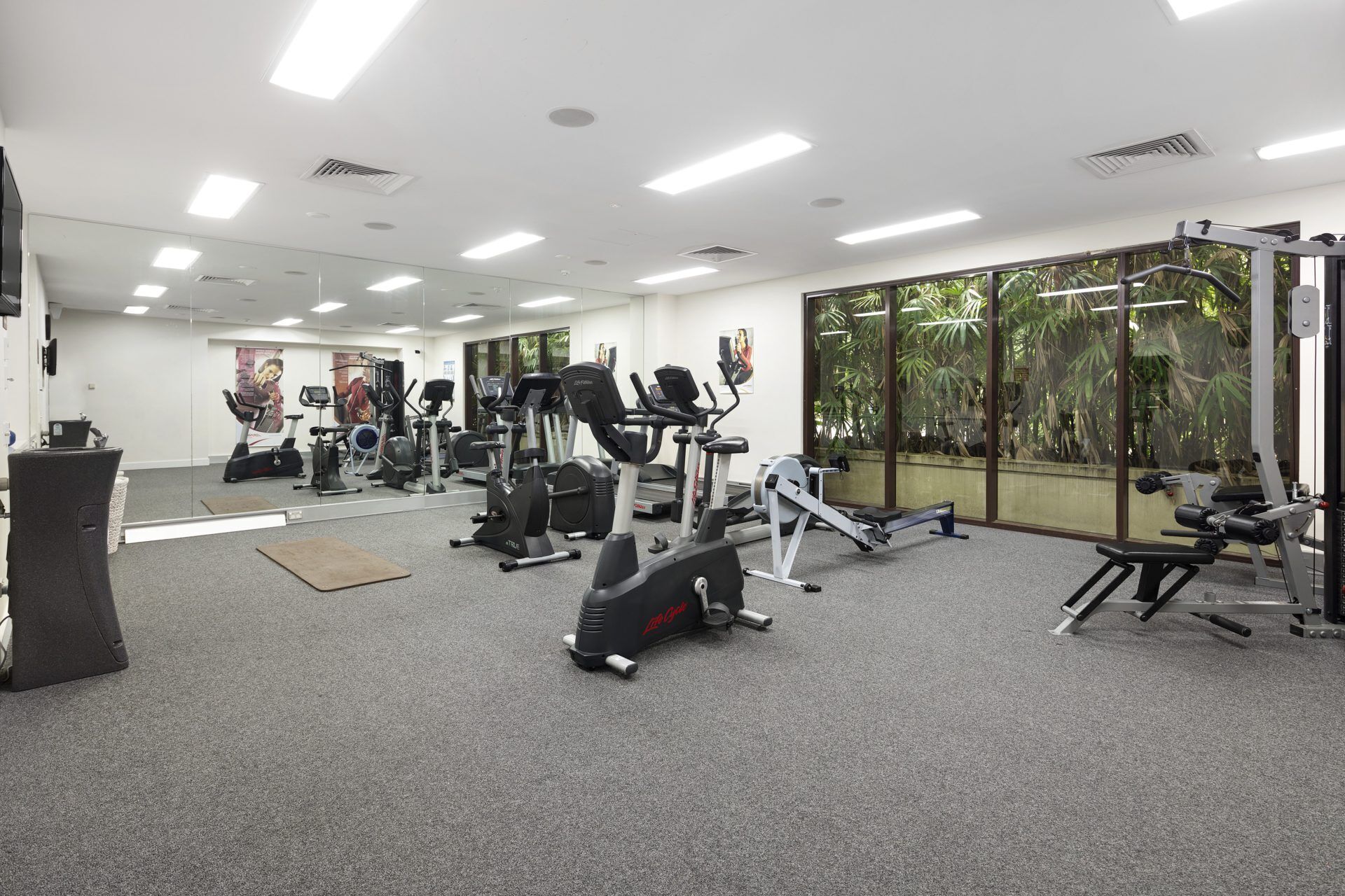 Temple 221 Spacious Modern 2 Bedroom Spa Apartment Beachfront Resort