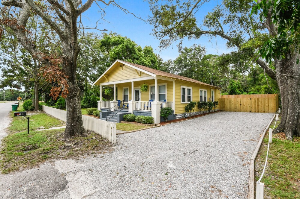 Historic Cottage on the Gulf Coast - Dogs Welcome!