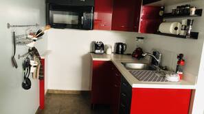 Fridge, microwave, coffee/tea maker, electric kettle