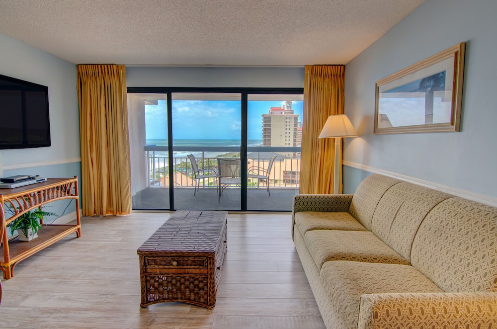 Gorgeous Ocean View Suite + Official On-Site Rental Privileges