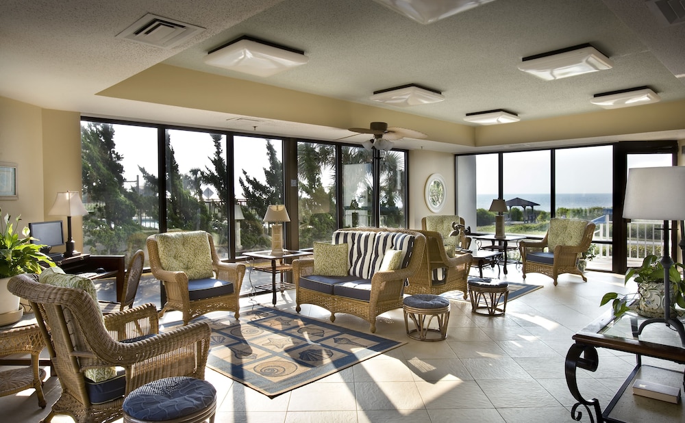 Gorgeous Ocean View Suite + Official On-Site Rental Privileges