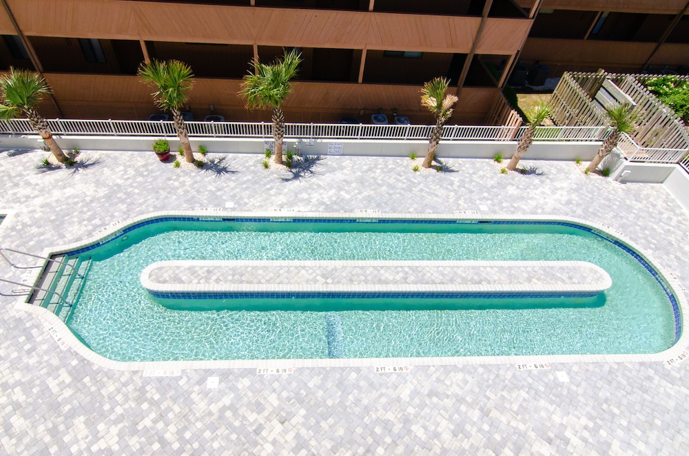 Gorgeous Ocean View Suite + Official On-Site Rental Privileges