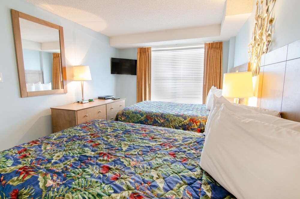 Gorgeous Ocean View Suite + Official On-Site Rental Privileges