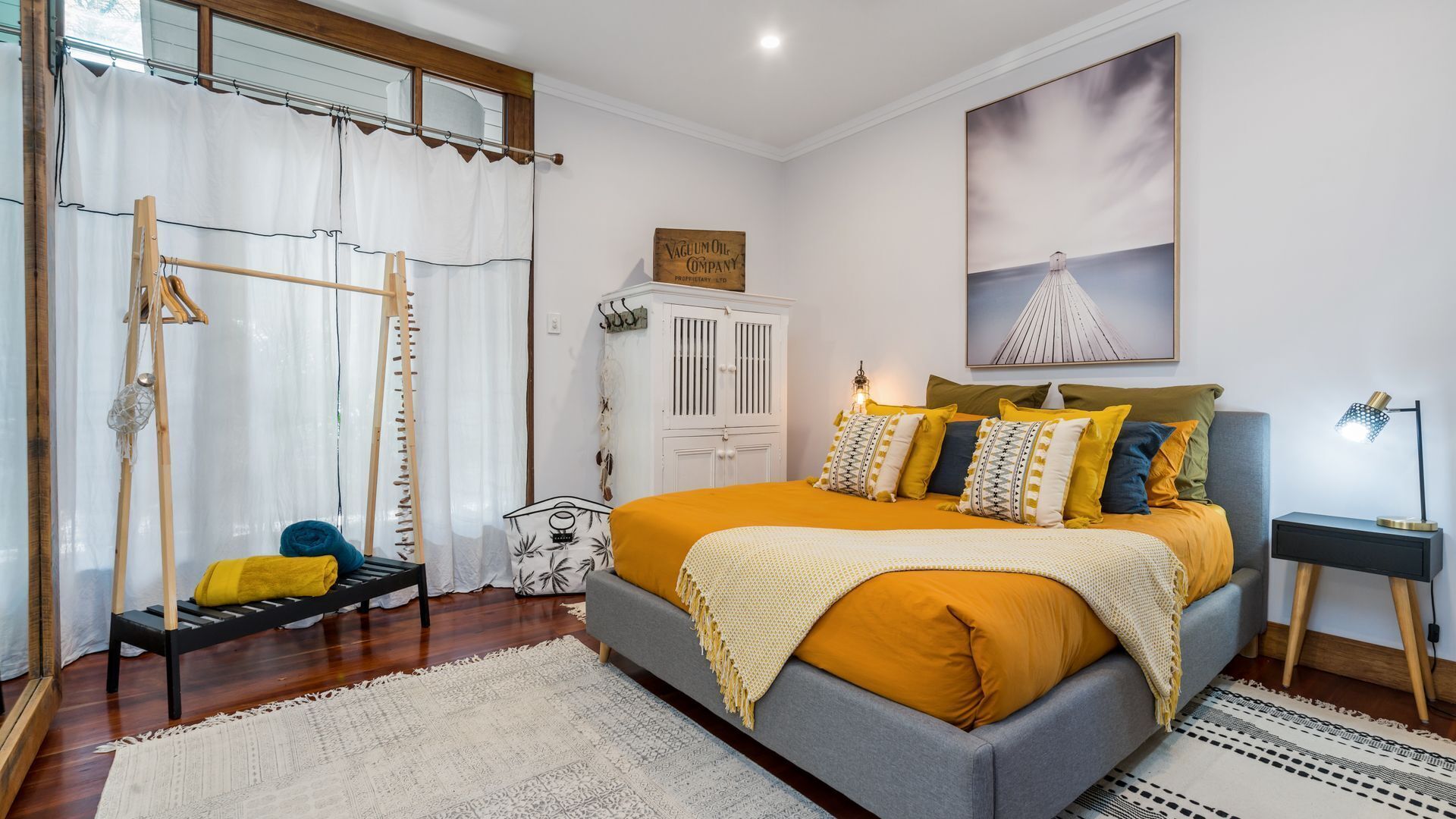 Black Beauty Studio - Bangalow Secluded Heaven