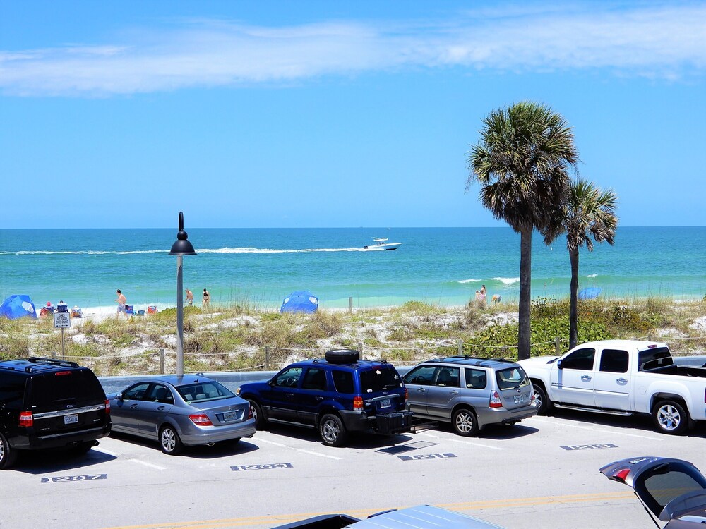 Pass a grille Gulf Way Beachfront Balcony Views