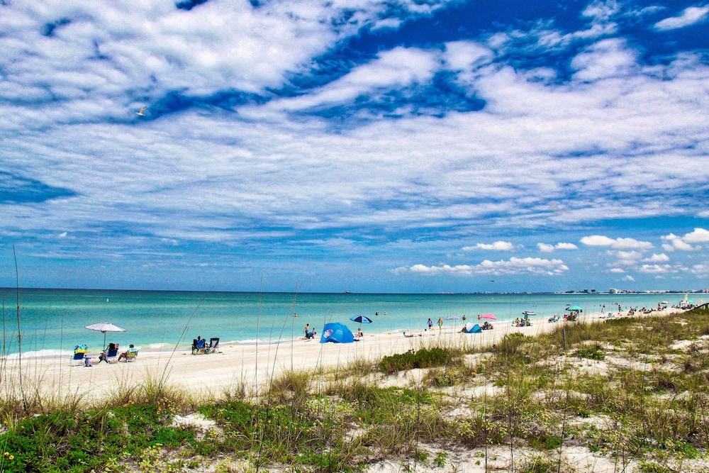 Pass a grille Gulf Way Beachfront Balcony Views