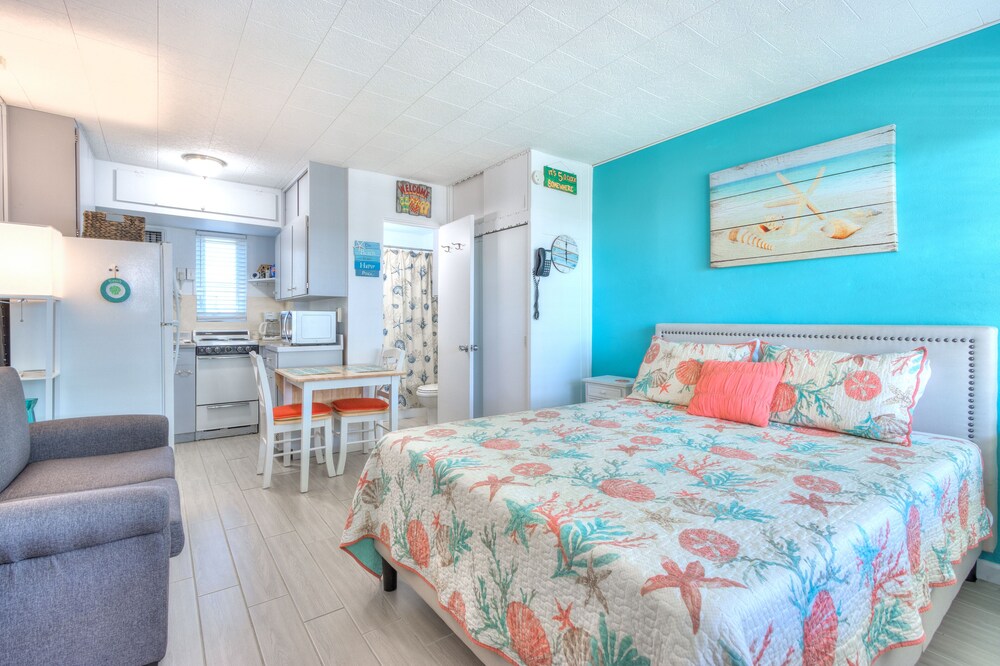 Tropic Terrace Suite 56 Beachfront Resort Deals & Reviews (St