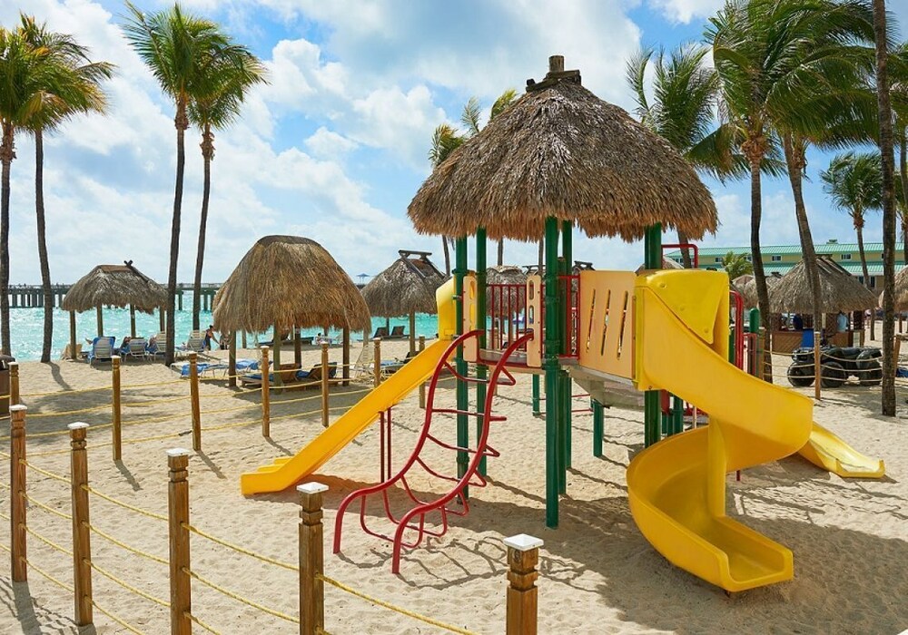 Three Amazing Units Near Airport ,Spa, Beach, Pool, Parking, Restaurant