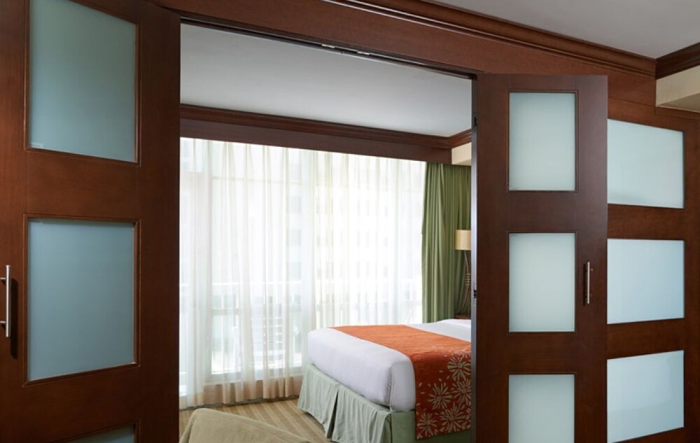 Three Amazing Units Near Airport ,Spa, Beach, Pool, Parking, Restaurant