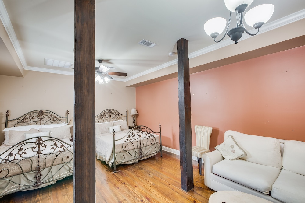 Jazz Quarters: Jazz Duet Suites - 3 Blocks from Bourbon Street